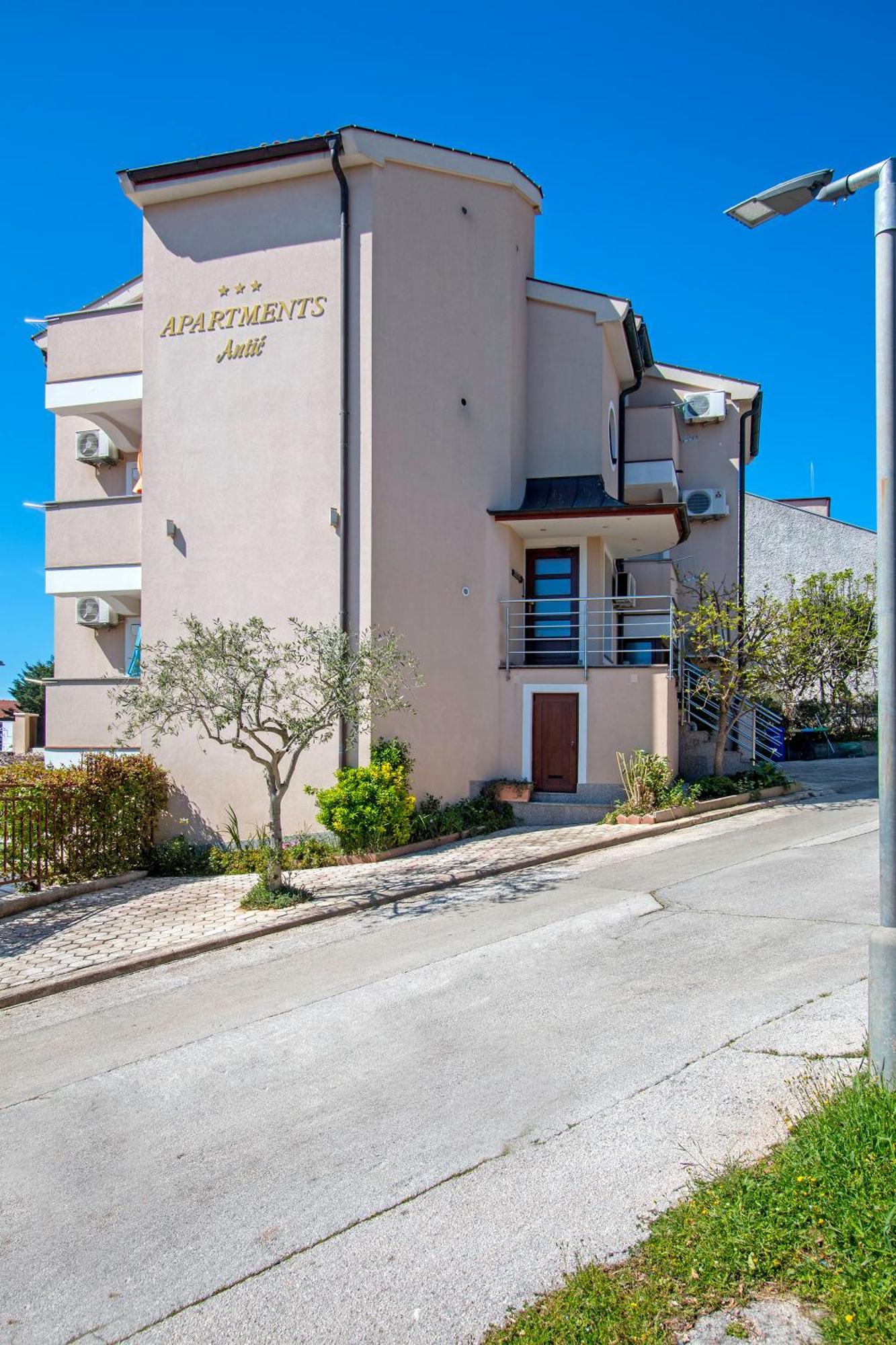 Apartments Antic 1 Пьешчана-Увала Экстерьер фото